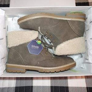 women's Sonoma Echidna boot, taupe size 10 NWT